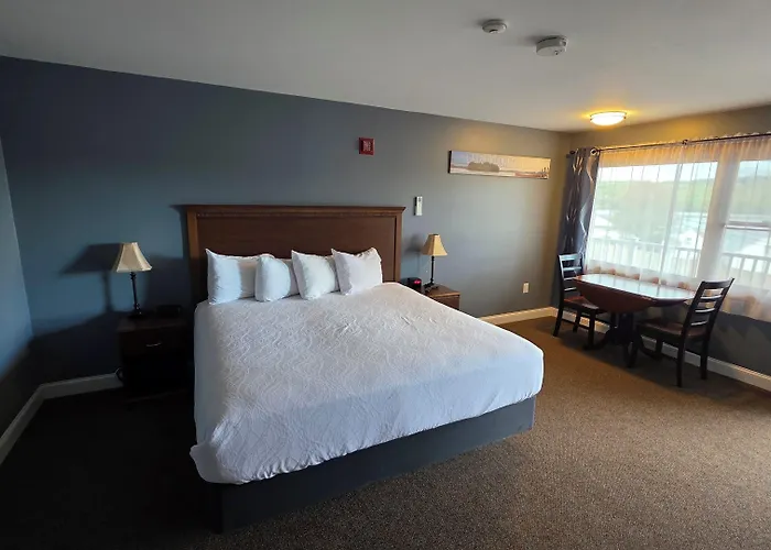 Birch Knoll Motel